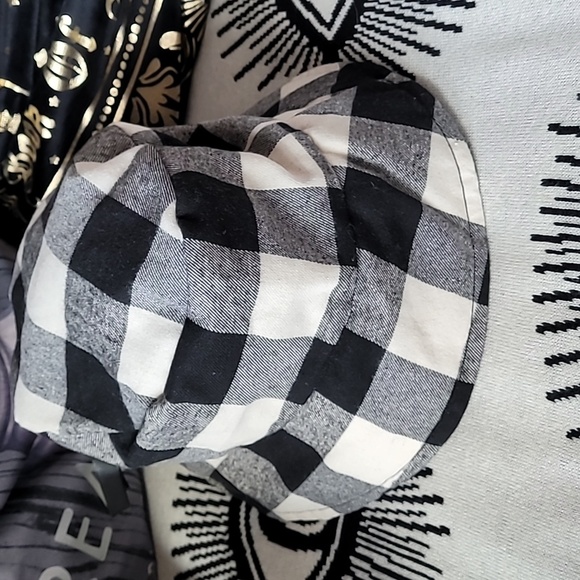 Reversible bucket hat - Picture 2 of 5